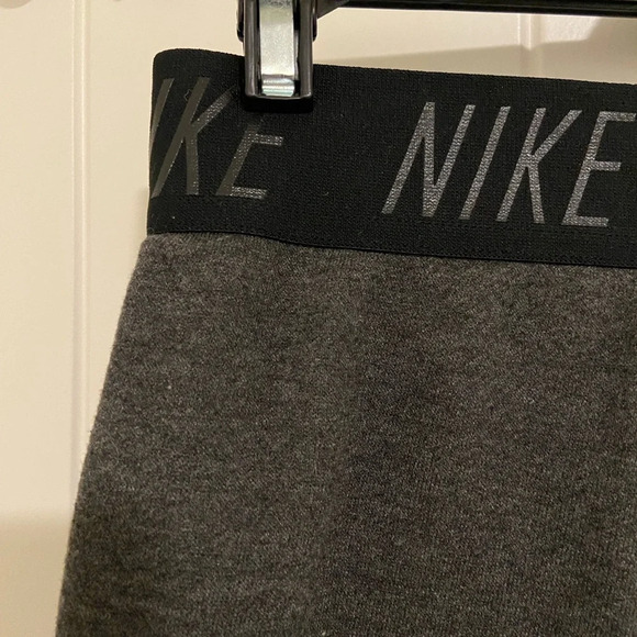 NWOT | Nike‎ women’s gray loose cropped lounge sweatpants — small - Picture 7 of 9